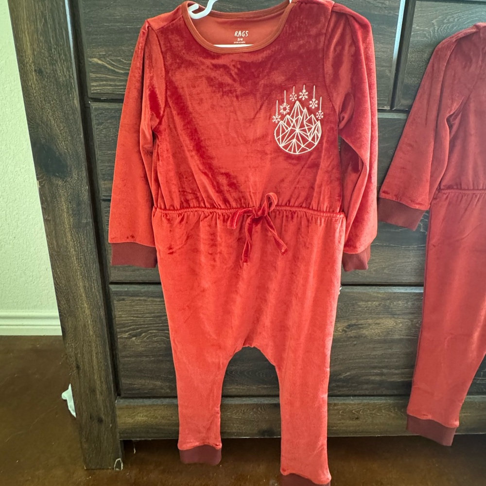 RAGS NWT size 3/4 Cranberry Christmas Velour